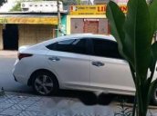 Cần bán xe Hyundai Accent đời 2018, màu trắng, giá tốt