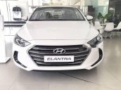 Cần bán gấp Hyundai Elantra 2018, màu trắng, giá chỉ 560 triệu