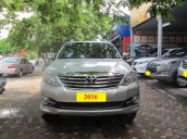 Bán xe Toyota Fortuner 2.7V đời 2016, màu bạc số tự động, 925 triệu