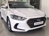 Cần bán gấp Hyundai Elantra 2018, màu trắng, giá chỉ 560 triệu