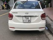 Cần bán Hyundai Grand i10 năm sản xuất 2015, màu trắng, giá tốt