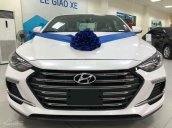 Cần bán xe Hyundai Elantra sản xuất năm 2018, màu trắng, giá 560tr