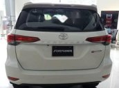 Bán ô tô Toyota Fortuner đời 2018, màu trắng, giá tốt