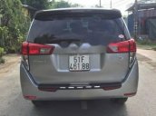 Nhà tôi cần bán Toyota Innova E đời 2017 số sàn, xe chạy đúng 36 ngàn km