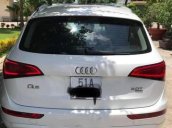 Bán gấp xe Audi Q5 màu trắng, xe nhập, năm sản xuất 2014, sơn zin toàn bộ xe 100%