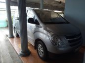 Cần bán lại xe Hyundai Grand Starex MT năm sản xuất 2014, màu bạc