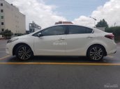 Cần bán gấp Kia Cerato năm 2017, màu trắng như mới