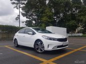 Cần bán gấp Kia Cerato năm 2017, màu trắng như mới