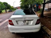 Tôi cần bán chiếc Mercedes C250 màu trắng, nội thất màu đen, sản xuất năm 2011 form Facelift