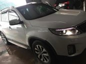 Có nhu cầu đổi xe nên em bán xe Sorento màu trắng, số tự động, máy dầu