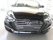 Cần bán lại xe Hyundai Elantra đời 2018 màu đen, giá 729 triệu, xe có sẵn giao ngay