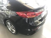 Cần bán lại xe Hyundai Elantra đời 2018 màu đen, giá 729 triệu, xe có sẵn giao ngay