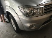 Cần bán xe Toyota Fortuner 2009 máy xăng 2 cầu, màu bạc