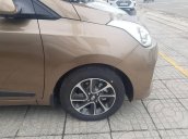 Bán ô tô Hyundai Grand i10 năm 2018, màu nâu, giá 370tr