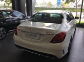 Bán xe Mercedes C300 AMG năm sản xuất 2018, màu trắng