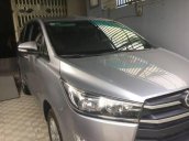 Cần bán lại xe Toyota Innova năm 2016, màu bạc chính chủ