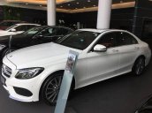 Bán xe Mercedes C300 AMG năm sản xuất 2018, màu trắng