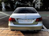 Cần bán xe Mercedes E250 Sx và đăng kí 2014, màu bạc, nội thất đen, xe đi được 65000km