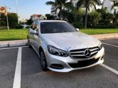 Cần bán xe Mercedes E250 Sx và đăng kí 2014, màu bạc, nội thất đen, xe đi được 65000km