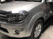 Bán Toyota Fortuner V đời 2009, màu bạc chính chủ