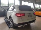 Cần bán xe Mercedes GLC250 đời 2016, màu trắng, nhập khẩu