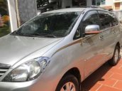 Cần bán xe Toyota Innova 2010, màu bạc xe gia đình, giá chỉ 415 triệu