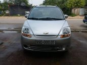 Gia đình bán lại xe Chevrolet Spark 2010, màu bạc