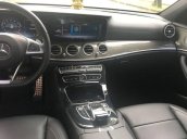 Cần bán gấp Mercedes E300 sản xuất năm 2017, màu đỏ chính chủ