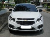 Cần bán gấp Chevrolet Cruze 1.8LTZ Sporty sản xuất 2017, màu trắng số tự động