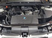 Cần bán xe BMW 3 Series 320i năm sản xuất 2010, màu bạc