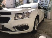 Cần bán Chevrolet Cruze đời 2015, màu trắng giá cạnh tranh