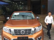 Navara mua xe giá rẻ tặng nắp thùng trong tháng 9