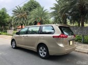 Cần bán xe Toyota Sienna LE 2011 màu vàng cát nhập Mỹ