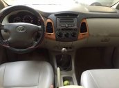 Cần bán gấp Toyota Innova đời 2010, màu bạc, 445 triệu