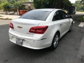 Cần bán xe Chevrolet Cruze sản xuất năm 2015, màu trắng xe gia đình