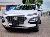 Cần bán xe Hyundai Kona sản xuất năm 2018, màu trắng, 615 triệu