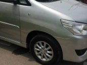 Cần bán Toyota Innova E 2013, màu bạc, giá tốt