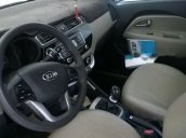 Bán ô tô Kia Rio đời 2016, màu bạc, nhập khẩu số sàn