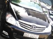 Bán Toyota Innova đời 2010, màu đen xe gia đình