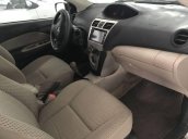 Cần bán xe Toyota Vios sản xuất 2010, màu bạc số sàn