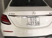 Cần bán xe Mercedes E300 sản xuất năm 2016, màu trắng, giá tốt