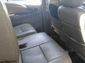 Bán Toyota Innova đời 2010, màu đen xe gia đình