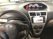 Cần bán xe Toyota Vios sản xuất 2010, màu bạc số sàn