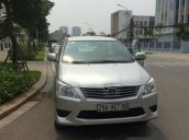 Cần bán Toyota Innova E 2013, màu bạc, giá tốt