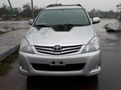 Cần bán xe Toyota Innova G sản xuất 2011, màu bạc, giá 420tr