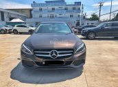 Bán xe Mercedes mới chưa lăn bánh giá xe cũ C200 nâu 2018 chính hãng