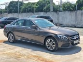 Bán xe Mercedes mới chưa lăn bánh giá xe cũ C200 nâu 2018 chính hãng