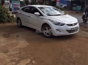 Cần bán xe Hyundai Elantra đời 2014, màu trắng, còn rất đẹp