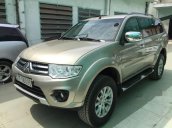 Bán xe Mitsubishi Pajero đời 2015, màu vàng, số tự động