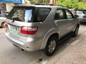 Cần bán gấp Toyota Fortuner V 2.7AT sản xuất năm 2010, màu bạc, giá chỉ 520 triệu